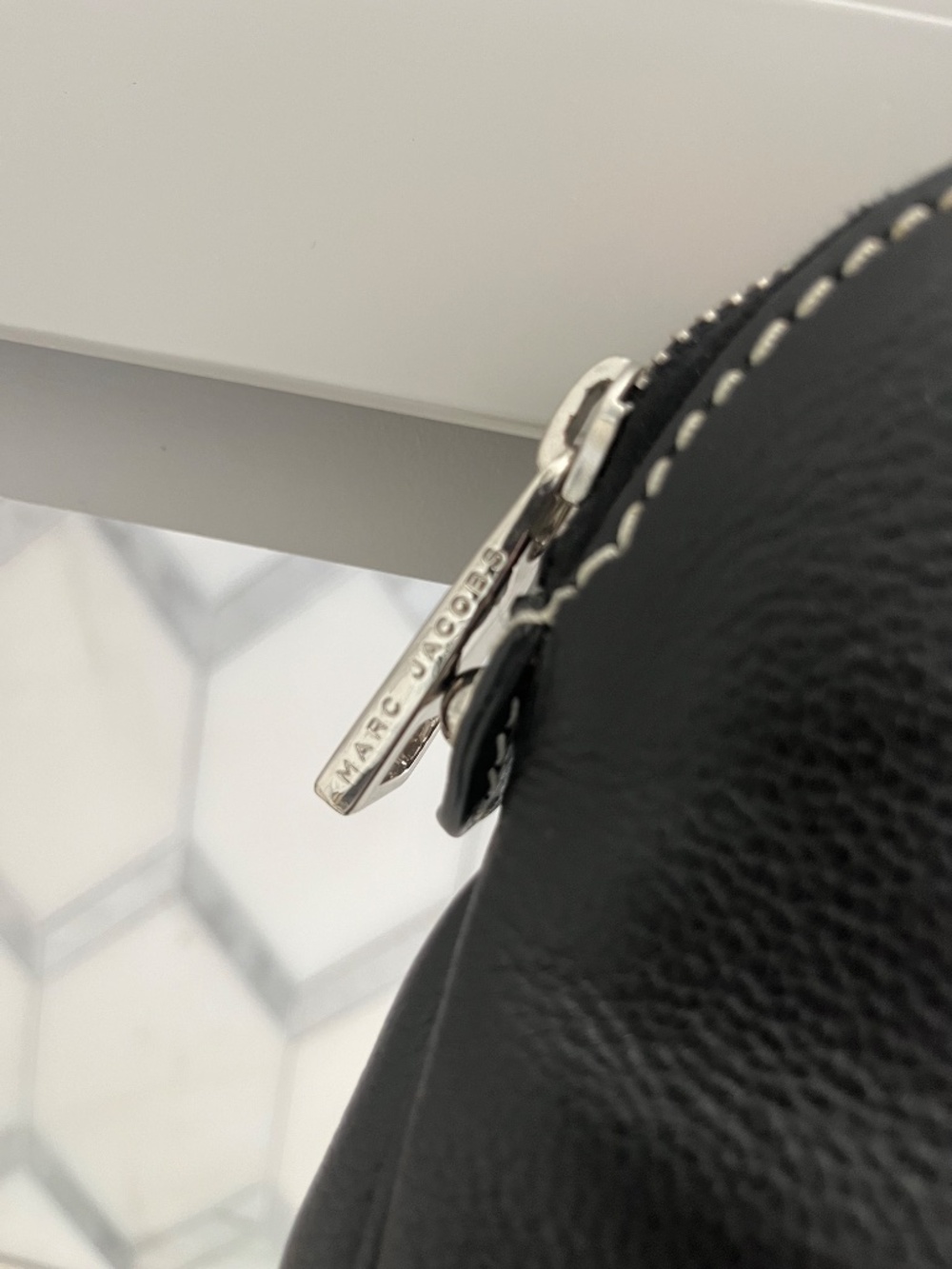 EUC Marc Jacobs Venetia Leather Satchel - Picture 3 of 6